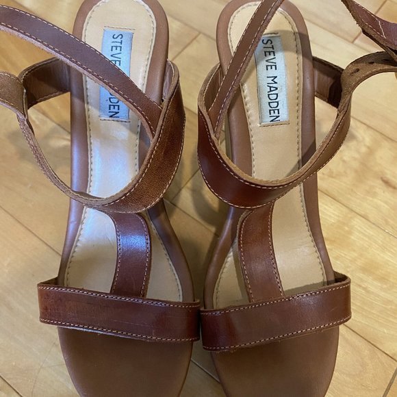 Steve Madden Wooden Wedge Sandal (Size 8.5) - Picture 2 of 3